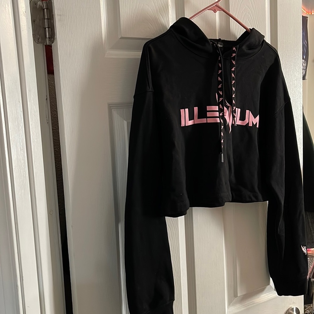 Illenium crop sweater